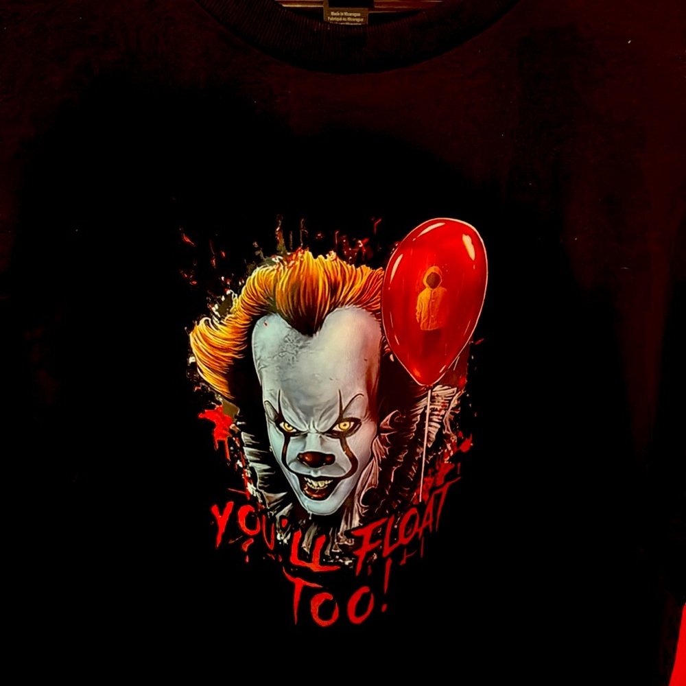 Horror themed gildan vinyl printed T-shirts🖤🩶